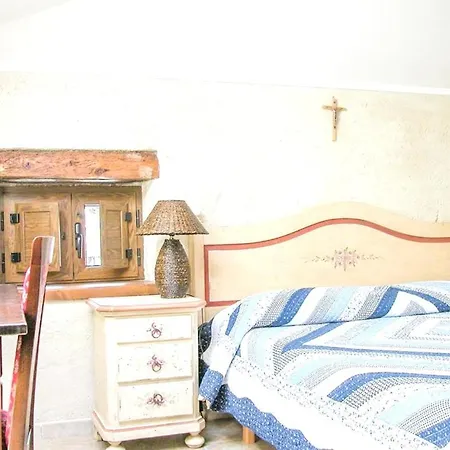 Apartment Spacious In With Mountain View
