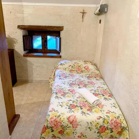 Spacious In With Mountain View *