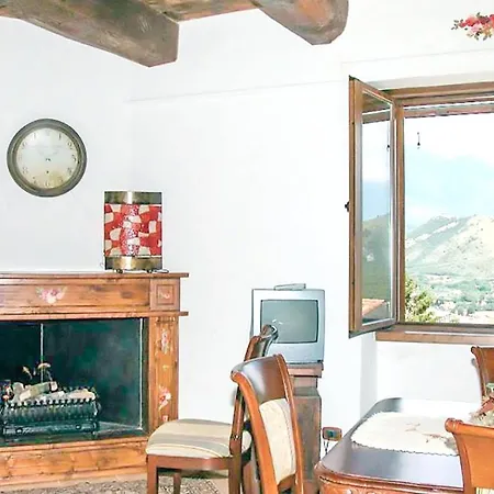 Spacious In With Mountain View Apartment
