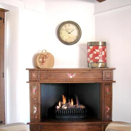 Spacious In With Mountain View Apartment
