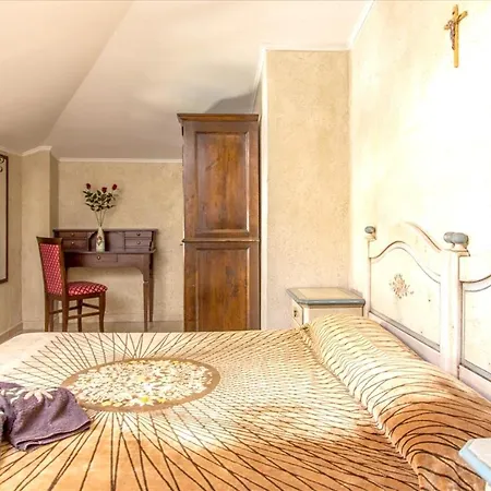 Apartment Spacious In With Mountain View